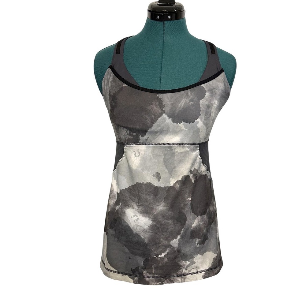 Lululemon Cross My Heart Tank Top Size 6 Built-in Bra Grey Smoke Print Racerback
